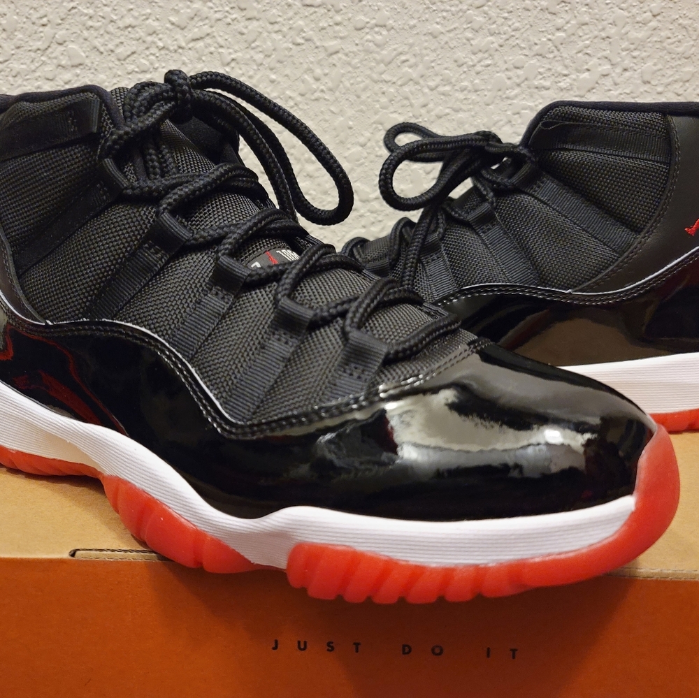 Jordan 11 Breds - Picture 2 of 7